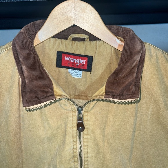 Wrangler Hero Sherpa Lined Vest Men's XL Khaki Corduroy Trim Nice - Picture 2 of 4